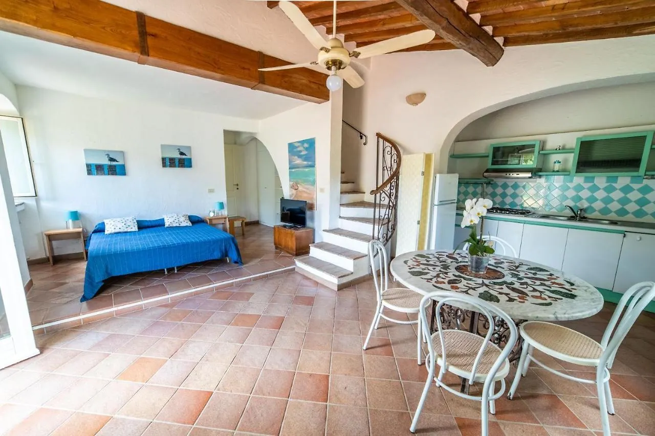 Casa Rossa Lacona Apartment