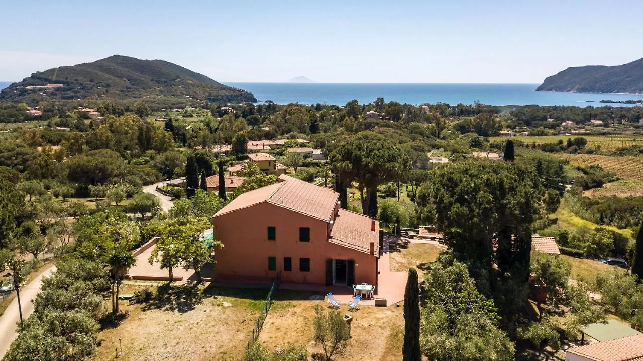 Casa Rossa Lacona Apartment