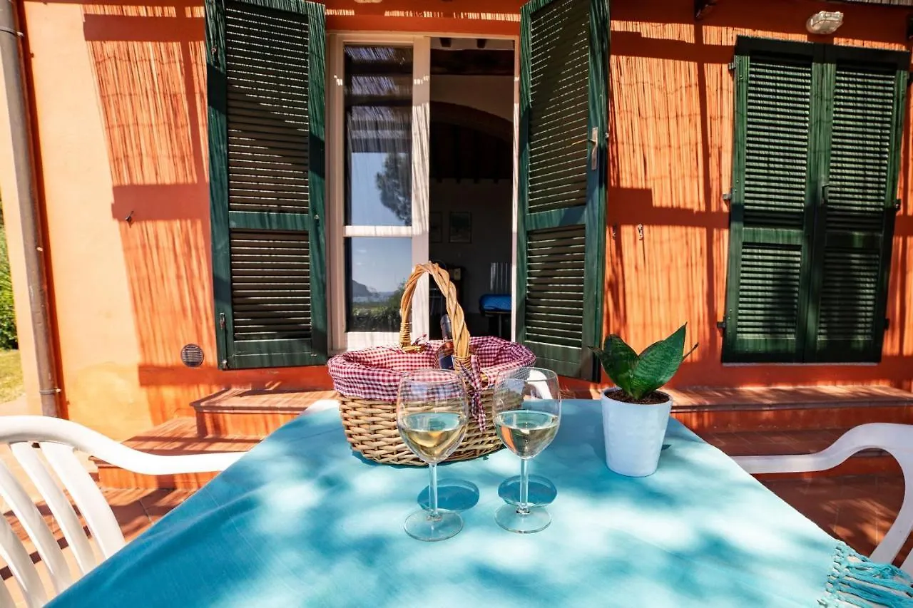 Casa Rossa Lacona Apartment Italy