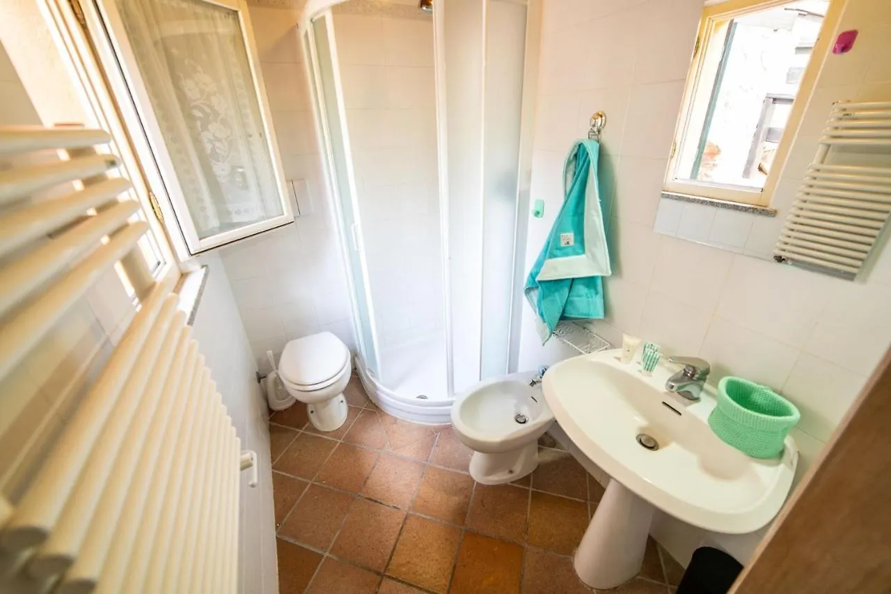 Casa Rossa Lacona Apartment