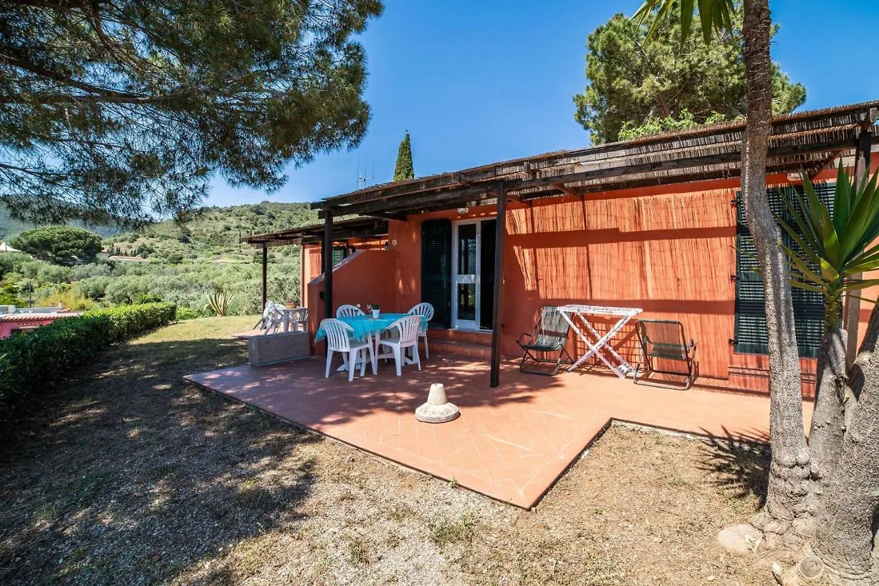 Casa Rossa Lacona Apartment