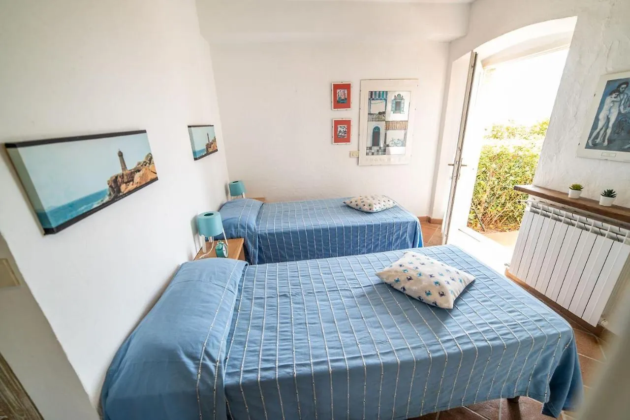 Casa Rossa Lacona Apartment