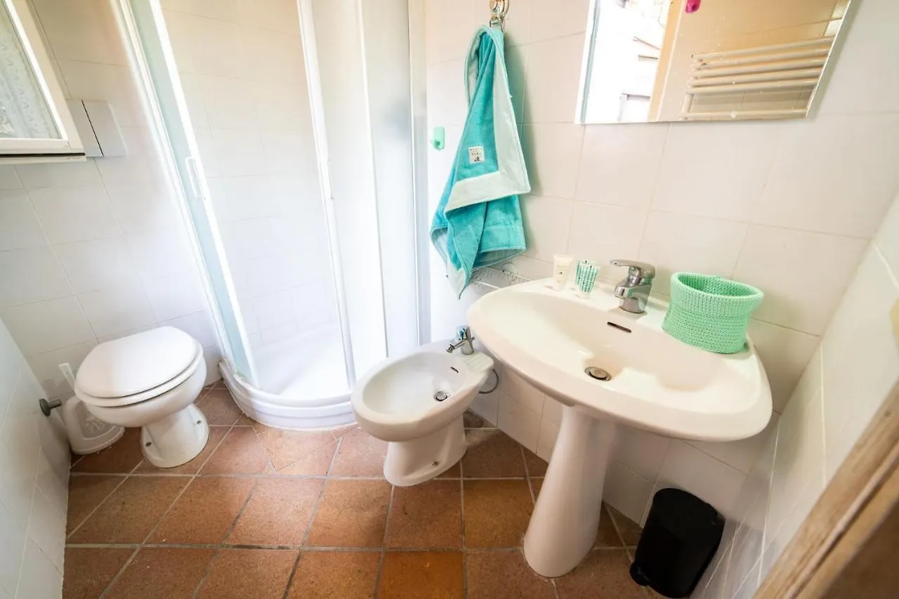 Casa Rossa Lacona Apartment
